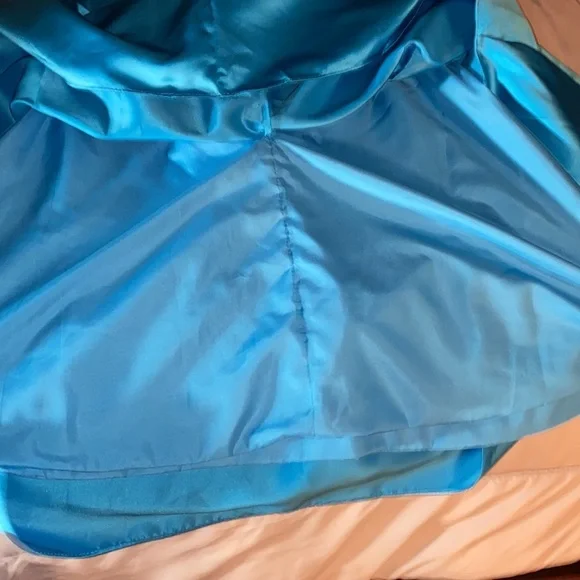 Blue never used dress size 10 with corset to adjust - Picture 13 of 13